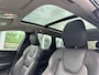 Volvo XC60 T8 Plug-in hybrid AWD Ultimate Dark / Trekhaak / Pano. dak / Geventileerde + verwarmde stoelen / Luchtvering / Bowers & Wilkins / Head-up display /
