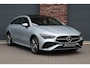 Mercedes-Benz CLA Shooting Brake 250 e Star Edition AMG Line Aut8 | Panoramadak | Distronic | Memory | Trekhaak | Verwarmd Stuurwiel | HUD | Multibeam LED | Keyless Go | Advanced Sound System |