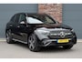 Mercedes-Benz GLC 400e 4MATIC AMG Line Aut9 | Luchtvering | Achterasbesturing | Distronic+ | Burmester | Stoelventilatie | Verwarmd Stuurwiel | Trekhaak | HUD | Leder | Digital Light | Panoramadak |