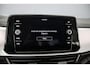 Volkswagen T-Roc Life Edition 1.0 TSI 115pk Adaptive cruise control, Achteruitrijcamera, LED koplampen, Stoelverwarming, Airco, DAB, Radio, Parkeersensoren, App connect
