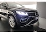 Volkswagen T-Roc Life Edition 1.0 TSI 115pk Adaptive cruise control, Achteruitrijcamera, LED koplampen, Stoelverwarming, Airco, DAB, Radio, Parkeersensoren, App connect