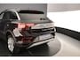 Volkswagen T-Roc Life Edition 1.0 TSI 115pk Adaptive cruise control, Achteruitrijcamera, LED koplampen, Stoelverwarming, Airco, DAB, Radio, Parkeersensoren, App connect
