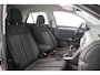 Volkswagen T-Roc Life Edition 1.0 TSI 115pk Adaptive cruise control, Achteruitrijcamera, Stoelverwarming, LED koplampen, Parkeersensoren, Airco, DAB, Radio, App connect