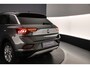 Volkswagen T-Roc Life Edition 1.0 TSI 115pk Adaptive cruise control, Achteruitrijcamera, Stoelverwarming, LED koplampen, Parkeersensoren, Airco, DAB, Radio, App connect