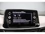 Volkswagen T-Roc Life Edition 1.0 TSI 115pk Adaptive cruise control, Achteruitrijcamera, Stoelverwarming, LED koplampen, Parkeersensoren, Airco, DAB, Radio, App connect