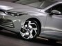 Volkswagen Golf 1.5 TSI Life Business (SFEERVERLICHTING, ELECTRISCHE STOEL, ADAPTIVE CRUISE CONTROL, APPLE CARPLAY / ANDROID AUTO)