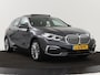 BMW 1-Serie 118i Business Edition | Luxury Line | Panoramadak | Leder | Stoel & stuurverwarming | Camera | Carplay | Full LED | Live Cockpit | Navigatie | HiFi System | Parkeerhulp | Climate control