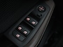 BMW 1-Serie 118i Business Edition | Luxury Line | Panoramadak | Leder | Stoel & stuurverwarming | Camera | Carplay | Full LED | Live Cockpit | Navigatie | HiFi System | Parkeerhulp | Climate control
