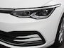 Volkswagen Golf 1.5 TSI 150pk Style Volkswagen Golf 1.5 eTSI 150pk Style | Navigatie | Climate Control | DAB | Digitale Cockpit | Keyless Start | Lichtmetalen velgen 17" | Parkeer Sensoren | Stoelverwarming