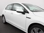 Volkswagen Golf 1.5 TSI 150pk Style Volkswagen Golf 1.5 eTSI 150pk Style | Navigatie | Climate Control | DAB | Digitale Cockpit | Keyless Start | Lichtmetalen velgen 17" | Parkeer Sensoren | Stoelverwarming
