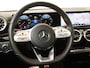 Mercedes-Benz A-klasse 180 AMG Line / Stoelverwarming / Achteruitrijcamera / Panorama-schuifdak