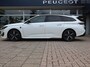 Peugeot 308 Sw GT Pack Business HYbrid 225pk e-EAT8 Automaat, Rijklaarprijs, Navigatie FOCAL HiFi Handsfree achterklep Trekhaak 1450kg AHW gewicht