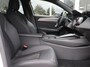 Peugeot 308 Sw GT Pack Business HYbrid 225pk e-EAT8 Automaat, Rijklaarprijs, Navigatie FOCAL HiFi Handsfree achterklep Trekhaak 1450kg AHW gewicht