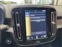 Volvo XC40 1.5 T4 RECHARGE R-DESIGN ELEK.TREKHAAK NAVIGATIE CRUISE CONTROL CLIMATE CONTROL APPLE CARPLAY/ANDROID RIJSTROOKSENSOREN DODEHOEKSENSOREN ACHTERUITRIJCAMERA ZEER MOOI !! 3010