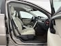 Volvo V70 1.6 T4 Limited Edition | NIEUWE APK tot 05-2026 | 180PK Clima Cruise Trekhaak LED Navi Leder PDC 17"LMV