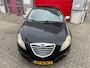 Lancia Delta 1.8-16V Di Gold 200pk Automaat / Hard black ( mat zwart ) / Leer/alcantara / 18" LM / parkeersensoren V & A / NL auto