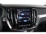 Volvo V60 T6 350PK Plug-in hybrid AWD Ultra Bright Adaptieve Cruise Control met Pilot Assist | Premium audio by Harman Kardon | 360 graden camera | 19" Lichtmetalen velgen | Panoramisch schuif-/kanteldak | Stoelverwarming | Elektrische voorstoelen met geheugen | Stuurwielverwarming | Semi-elektrische trekhaak |