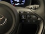 Toyota Yaris 1.5 Hybrid 130 Executive - ORIGINEEL NEDERLANDSE AUTO - HEAD-UP DISPLAY - PARKEERSENSOREN VOOR EN ACHTER - KEYLESS ENTRY & START - ADAPTIVE CRUISE CONTROL - NAVIGATIE - STOEL EN STUUR VERWARMING