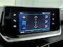 Peugeot 2008 SUV Allure 130pk | Navigatie | Achteruitrijcamera | Stoelverwarming | Climate Control | Cruise Control | Parkeersensoren | Keyless start | Armsteun | Bluetooth | Apple CarPlay / Android Auto | DAB+ radio | All seasonbanden | Donker getint glas | 17" lichtmetalen velgen |