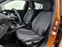 Peugeot 2008 SUV Allure 130pk | Navigatie | Achteruitrijcamera | Stoelverwarming | Climate Control | Cruise Control | Parkeersensoren | Keyless start | Armsteun | Bluetooth | Apple CarPlay / Android Auto | DAB+ radio | All seasonbanden | Donker getint glas | 17" lichtmetalen velgen |