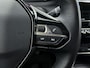 Peugeot 2008 SUV Allure 130pk | Navigatie | Achteruitrijcamera | Stoelverwarming | Climate Control | Cruise Control | Parkeersensoren | Keyless start | Armsteun | Bluetooth | Apple CarPlay / Android Auto | DAB+ radio | All seasonbanden | Donker getint glas | 17" lichtmetalen velgen |