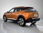 Peugeot 2008 SUV Allure 130pk | Navigatie | Achteruitrijcamera | Stoelverwarming | Climate Control | Cruise Control | Parkeersensoren | Keyless start | Armsteun | Bluetooth | Apple CarPlay / Android Auto | DAB+ radio | All seasonbanden | Donker getint glas | 17" lichtmetalen velgen |