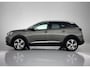 Peugeot 3008 SUV Allure 130 pk Automaat | Navigatie | Achteruitrijcamera | Parkeersensoren Voor en Achter | LED Dagrijverlichting | Lederen Stuurwiel | Dodehoek Detectie | Climate Control | Cruise Control | 18" Lichtmetalen Velgen | Apple Carplay/Android Auto |