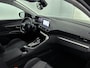 Peugeot 3008 SUV Allure 130 pk Automaat | Navigatie | Achteruitrijcamera | Parkeersensoren Voor en Achter | LED Dagrijverlichting | Lederen Stuurwiel | Dodehoek Detectie | Climate Control | Cruise Control | 18" Lichtmetalen Velgen | Apple Carplay/Android Auto |