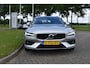 Volvo V60 B3 177PK Automaat Business Pro | ACC | Camera | 18"LMV | Stoelverwarming | Stuurverwarming