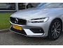 Volvo V60 B3 177PK Automaat Business Pro | ACC | Camera | 18"LMV | Stoelverwarming | Stuurverwarming