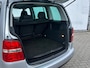 Volkswagen Touran 2.0-16V FSI Highline NL AUTO | LAGE KM | LEDER | AIRCO | PARKEERSENSOREN | STOELVERW | NAVI |