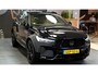 Volvo XC60 2.0 B4 Diesel MHEV 155kW/211pk Aut8 Black PANORAMADAK + 360 CAMERA + GOOGLE DASH + EL.TREKHAAK + STOELVERWARMING&-VENTILATIE + GLASPOOK + PILOT ASSIST + ADAPT.CRUISE + STUURVERWARMING + STYLING PACK + PARKASSISTENT + 22" LM-VELGEN!!