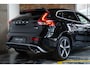 Volvo V40 T3 Automaat Polar+ Sport | Panoramadak | Harman Kardon Premium audio | Lederen bekleding | Parkeersensoren voor + achter | Parkeerverwarming | Parkeercamera | Navigatie | Stoelverwarming |
