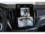 Volvo XC60 T6 Plug-in hybrid AWD Ultra Black Edition | Nieuw model! | Direct leverbaar | Adaptive cruise control | Google infotainment | luchtvering | Harman Kardon premium audio | 360° Parkeercamera | Parkeersensoren voor + achter | Stoel en stuurwiel verwarming | Electrische bedienbare voorstoelen
