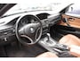 BMW 3-Serie Touring 320i neete station met open dak