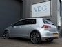 Volkswagen Golf 1.2 TSI Connected Series | Leder | 18'' LMV | Navigatie | 2x PDC