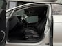Volkswagen Golf 1.2 TSI Connected Series | Leder | 18'' LMV | Navigatie | 2x PDC