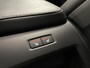 Volvo XC60 T8 AWD Recharge Ultimate Dark | Luchtvering | Bowers & Wilkins | Trekhaak | Crystal White | Head-Up Display | Adaptieve Cruise Control | Voorverwarming met Volvo On Call App | Full LED Meesturende koplampen | Stoelverwarming voor+achter | Stuurwielverwarm