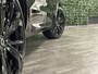 Volvo XC60 T6 AWD Recharge Plus Black Edition | Trekhaak | Adaptieve Cruise Control | Stoelverwarming voor+achter | Stuurwielverwarming | 21 Inch | Full LED meesturende koplampen | Parkeercamera | Pilot Assist | BLIS Dode Hoek Detectie | Elektrische voorstoelen gehe