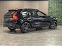 Volvo XC60 T6 AWD Recharge Plus Black Edition | Trekhaak | Adaptieve Cruise Control | Stoelverwarming voor+achter | Stuurwielverwarming | 21 Inch | Full LED meesturende koplampen | Parkeercamera | Pilot Assist | BLIS Dode Hoek Detectie | Elektrische voorstoelen gehe