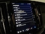 Volvo XC60 T6 AWD Recharge Plus Black Edition | Trekhaak | Adaptieve Cruise Control | Stoelverwarming voor+achter | Stuurwielverwarming | 21 Inch | Full LED meesturende koplampen | Parkeercamera | Pilot Assist | BLIS Dode Hoek Detectie | Elektrische voorstoelen gehe