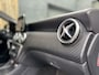 Mercedes-Benz A-klasse 180 d AMG Automaat | Navigatiesysteem | LED koplampen | Sportstoelen | Rode stiksels & gele remklauwen | Flippers | Parkeersensoren voor en achter
