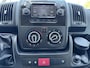 Peugeot Boxer 330 2.0 BlueHDI L1H2 Premium 3-Persoons | Trekhaak | Kastinbouw Laadruimte | Camera | Airco | Cruise Control | Rijklaarprijs! (Ex. BTW/BPM)