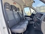 Peugeot Boxer 330 2.0 BlueHDI L1H2 Premium 3-Persoons | Trekhaak | Kastinbouw Laadruimte | Camera | Airco | Cruise Control | Rijklaarprijs! (Ex. BTW/BPM)