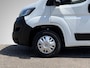 Peugeot Boxer 330 2.0 BlueHDI L1H2 Premium 3-Persoons | Trekhaak | Kastinbouw Laadruimte | Camera | Airco | Cruise Control | Rijklaarprijs! (Ex. BTW/BPM)
