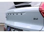 Volvo XC40 2.0 B4 Plus Black Edition | Lichtmetalen Velgen 20"| Extra Getint Glas | Visual Park Assist (incl. 360º view) | Elektrisch Glazen Panorama-Dak | Stof/ Kunstlederen Bekleding | Apple Carplay/Android Auto | Premium Audio by Harman Kardon | Electronic Climate Controle