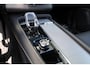 Volvo XC90 T8 Recharge AWD Ultimate Dark - LONG RANGE - Luchtvering - Panorama/schuifdak - IntelliSafe Assist & Surround - 360º Camera - Bowers & Wilkins audio - Adaptieve LED koplampen - Verwarmde voorstoelen, stuur & achterbank - Parkeersensoren voor & achter - Elektr. bedienb. voorstoelen met geheugen - Head up display - Draadloze tel. lader - Extra getint glas - Elektr. inklapbare trekhaak - 22' LMV