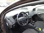 Ford Focus Wagon 1.0 Titanium Automatische airco, navigatie, cruise controle, licht metalen velgen, parkeersensoren voor en achter, stoelverwarming, stuurwiel verwarming, enz.