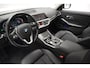 BMW 3-Serie 318I Bussines Edition[Ambient Light LED Half Leder]