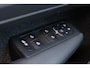 Volvo XC40 B3 Plus Dark - IntelliSafe Assist & Surround - Harman/Kardon audio - Parkeercamera achter - Verwarmde voorstoelen & stuur - Parkeersensoren voor & achter - Elektr. bedienb. voorstoelen met geheugen links - Draadloze tel. lader - Extra getint glas - 18' LMV